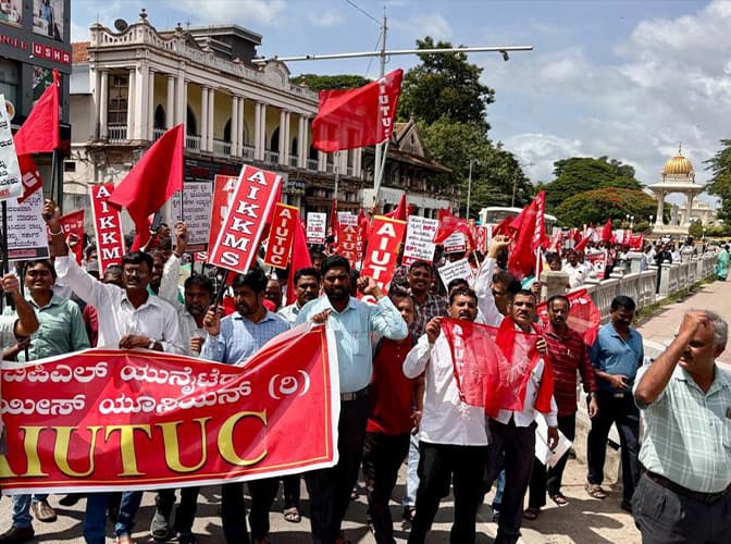 Bharat Bandh Shuts Down India: Over 25 Crore Workers Join Nationwide Strike
